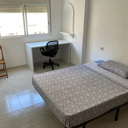 בית אירוח Beachside With Air-conditioning *